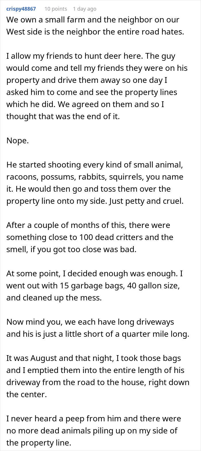 Lazy Man Throws Dog’s Chew Bones Onto Neighbor’s Lawn, Gets A Yard Full Of Them After Petty Revenge Lazy Man Throws Dog’s Chew Bones Onto Neighbor’s Lawn, Gets A Yard Full Of Them After Petty Revenge
