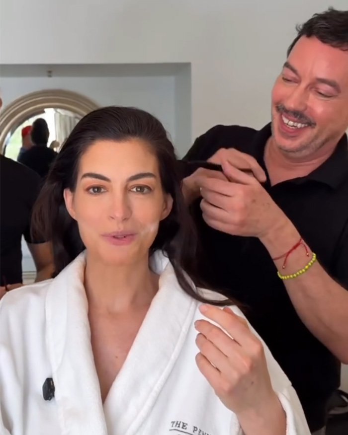 “This Is Actually Genius”: How To Fake A Facelift Like Anne Hathaway Did At The Oscars
