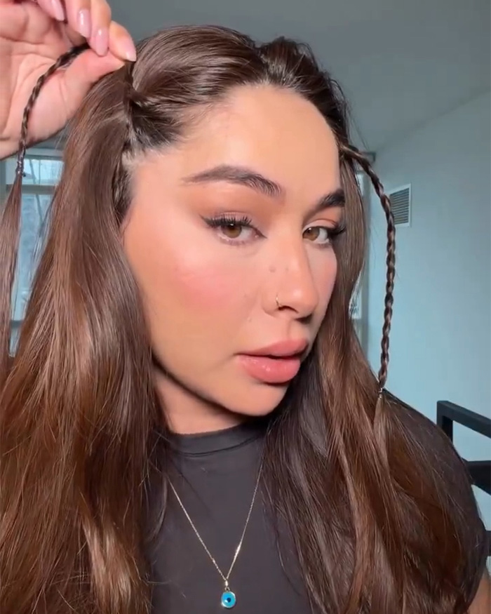 “This Is Actually Genius”: How To Fake A Facelift Like Anne Hathaway Did At The Oscars