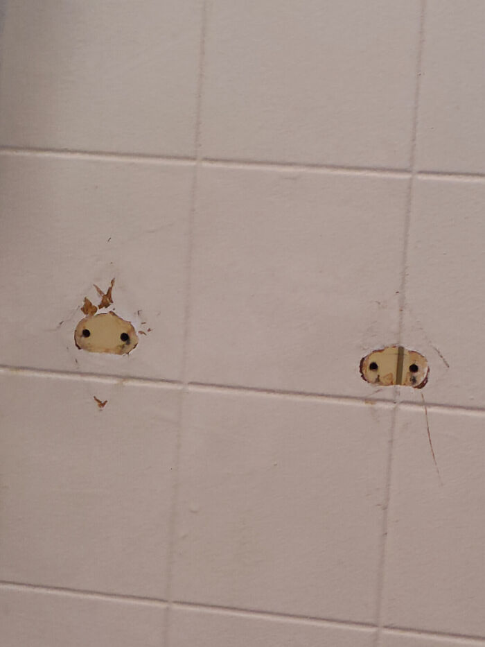 35 Times People Bought Homes And Regretted It Almost Immediately 35 Times People Bought Homes And Regretted It Almost Immediately