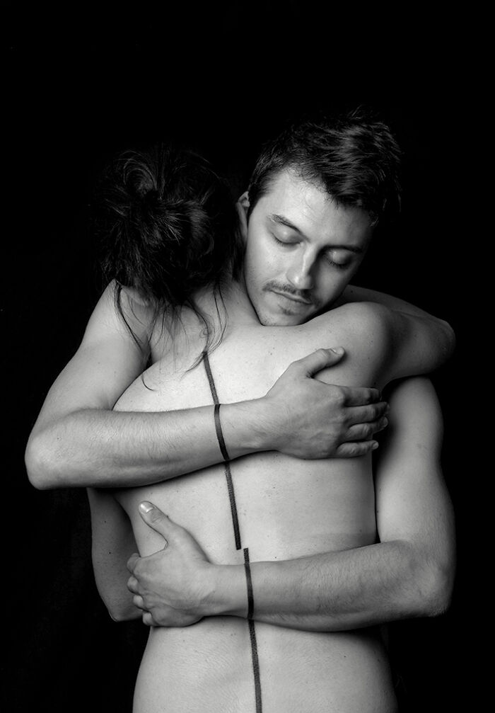 Not Typical Matching Ink: 15 Couple Tattoos That Interact Across Bodies Made By This Artist