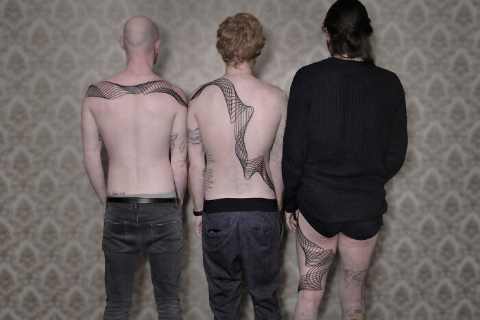 Not Typical Matching Ink: 15 Couple Tattoos That Interact Across Bodies Made By This Artist