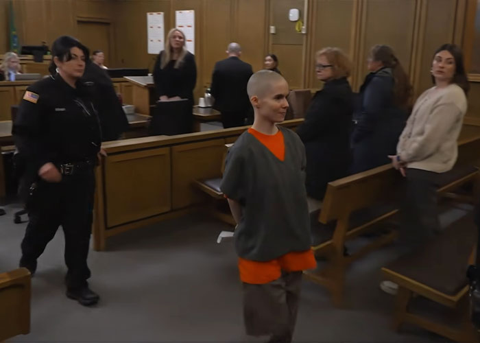 Daughter&rsquo;s Journal Detailed Dark Thoughts About Her Dad, Then She Smiled In Court With A Shocking Statement