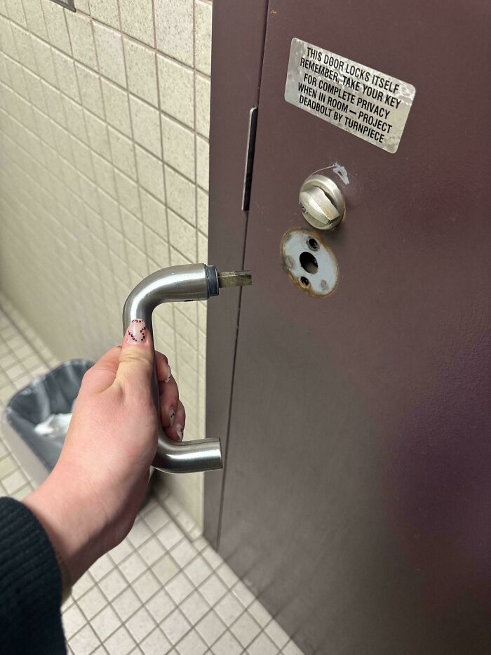 51 Painful Times Life Gave People Lemons And Absolutely No Way To Make Lemonade (New Pics) 51 Painful Times Life Gave People Lemons And Absolutely No Way To Make Lemonade (New Pics)