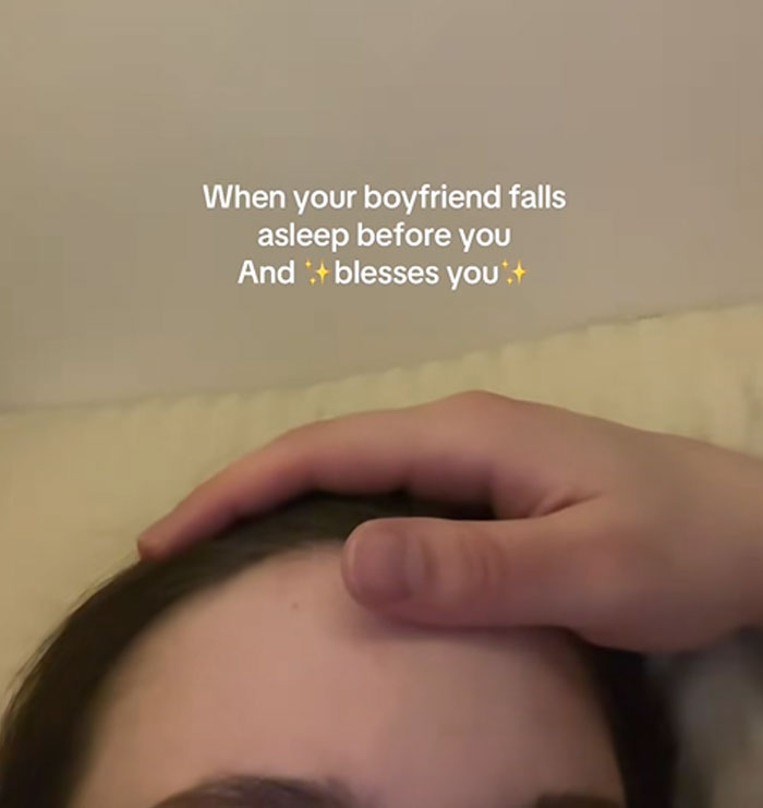 79 People Caught Sleeping In Hilarious And Unhinged Ways