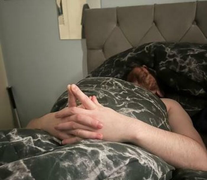 79 People Caught Sleeping In Hilarious And Unhinged Ways