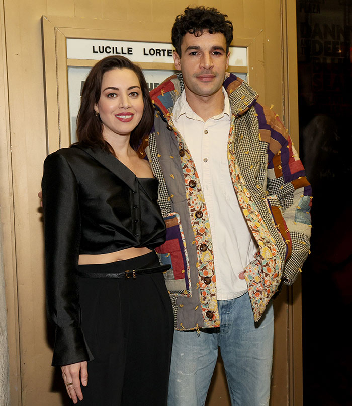 Aubrey Plaza Divides Fans After Revealing Pregnancy With New Partner Just One Year After Husband’s Passing Aubrey Plaza Divides Fans After Revealing Pregnancy With New Partner Just One Year After Husband’s Passing