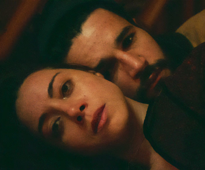 Aubrey Plaza Divides Fans After Revealing Pregnancy With New Partner Just One Year After Husband’s Passing Aubrey Plaza Divides Fans After Revealing Pregnancy With New Partner Just One Year After Husband’s Passing