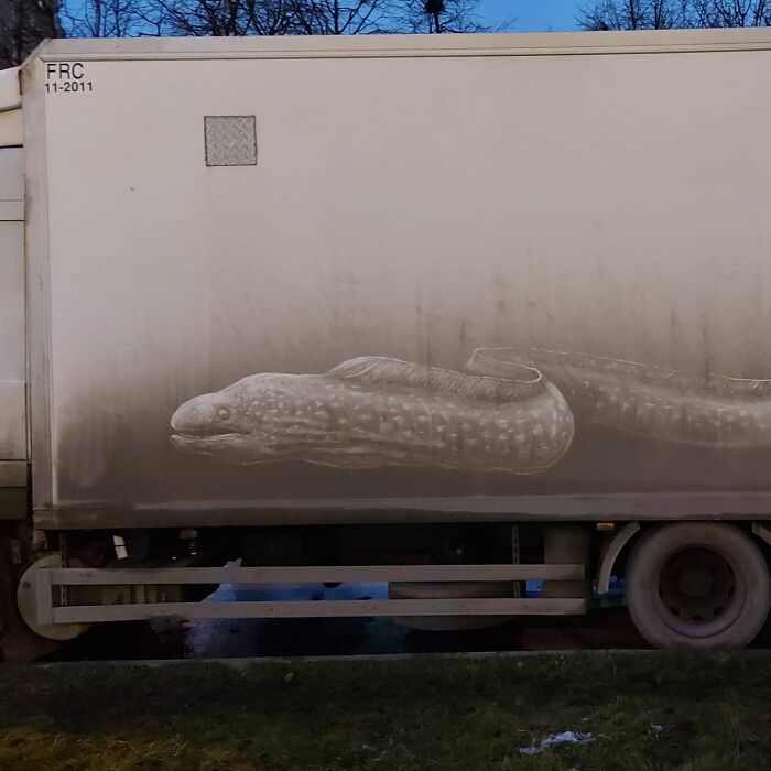 Owners Of Dirty Trucks Find Amazing Drawings On Their Vehicles Left By This Artist (40 New Pics)
