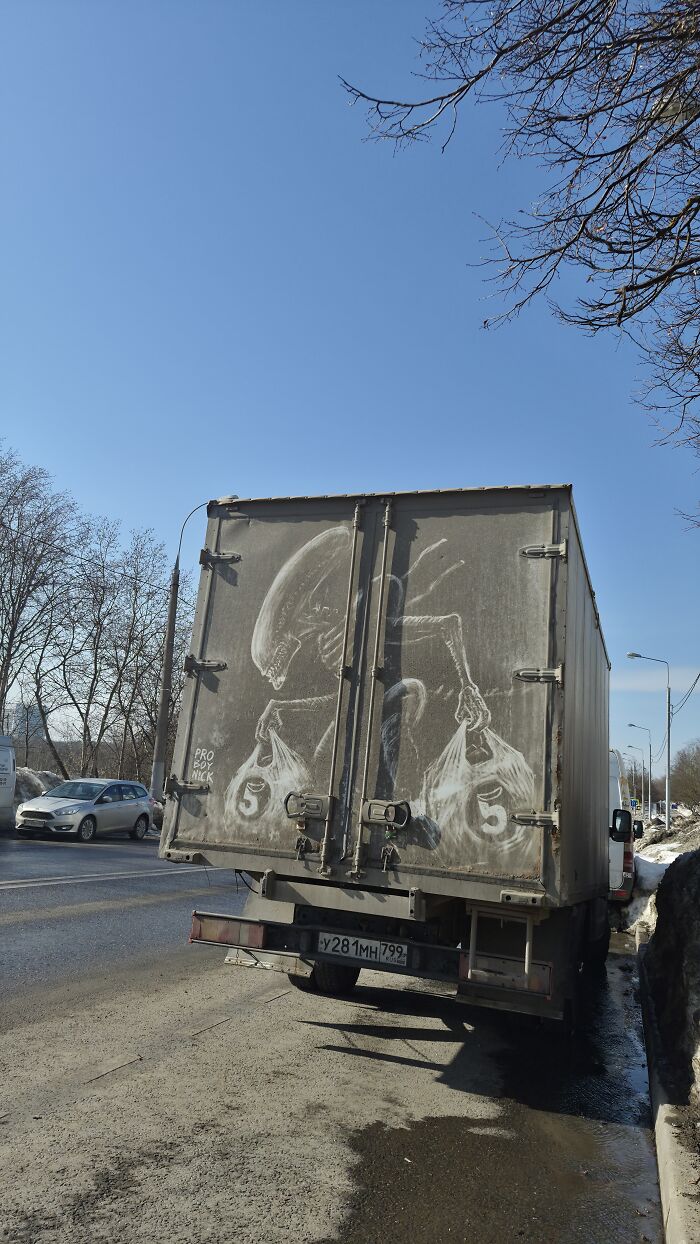 Owners Of Dirty Trucks Find Amazing Drawings On Their Vehicles Left By This Artist (40 New Pics)