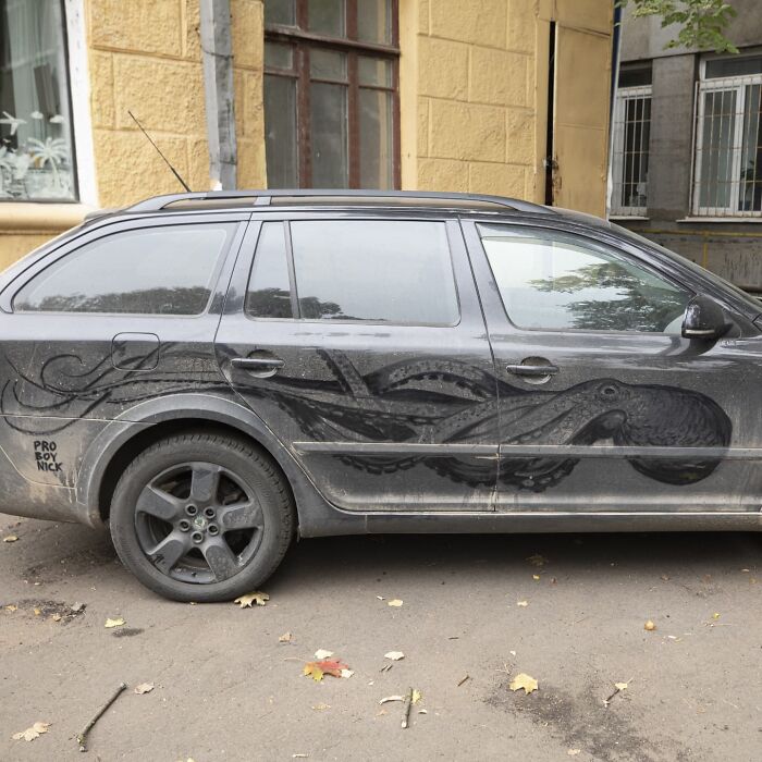 Owners Of Dirty Trucks Find Amazing Drawings On Their Vehicles Left By This Artist (40 New Pics)