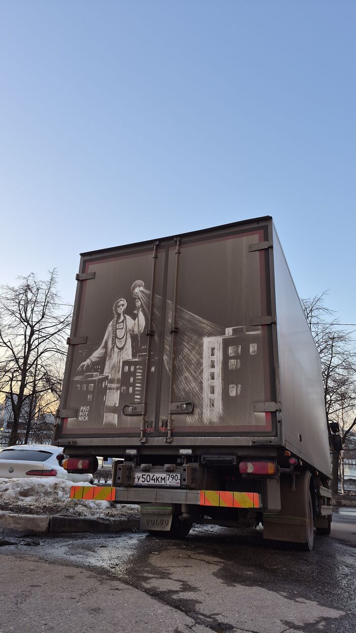 Owners Of Dirty Trucks Find Amazing Drawings On Their Vehicles Left By This Artist (40 New Pics)