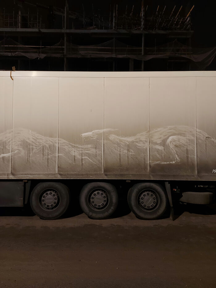 Owners Of Dirty Trucks Find Amazing Drawings On Their Vehicles Left By This Artist (40 New Pics)