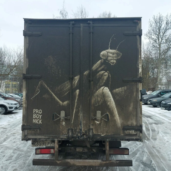 Owners Of Dirty Trucks Find Amazing Drawings On Their Vehicles Left By This Artist (40 New Pics)