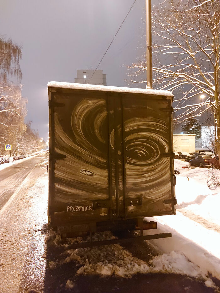 Owners Of Dirty Trucks Find Amazing Drawings On Their Vehicles Left By This Artist (40 New Pics)