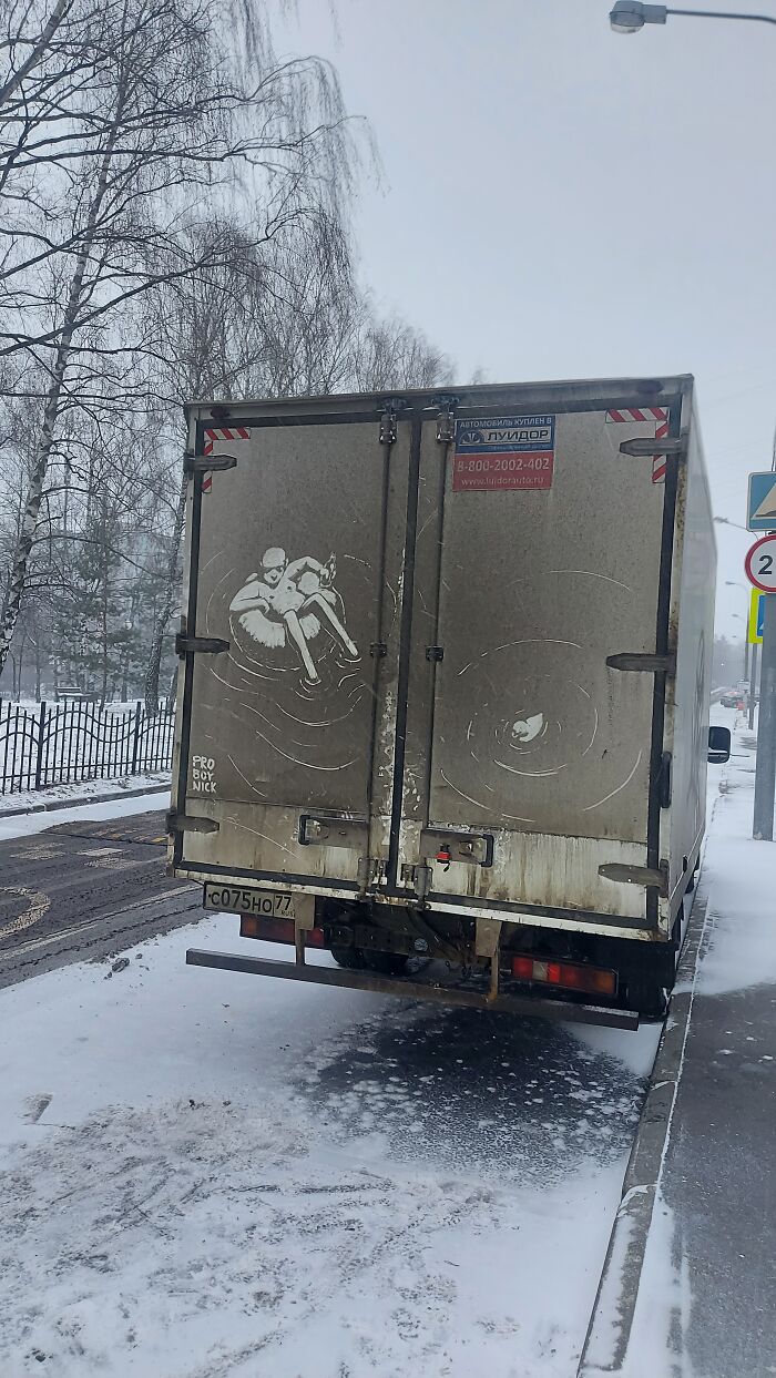 Owners Of Dirty Trucks Find Amazing Drawings On Their Vehicles Left By This Artist (40 New Pics)