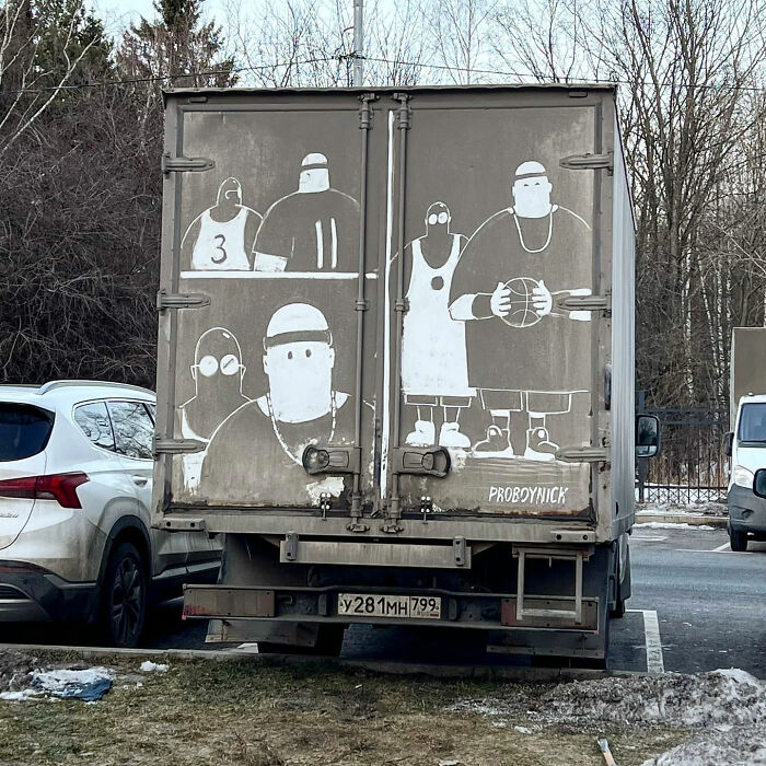 Owners Of Dirty Trucks Find Amazing Drawings On Their Vehicles Left By This Artist (40 New Pics)