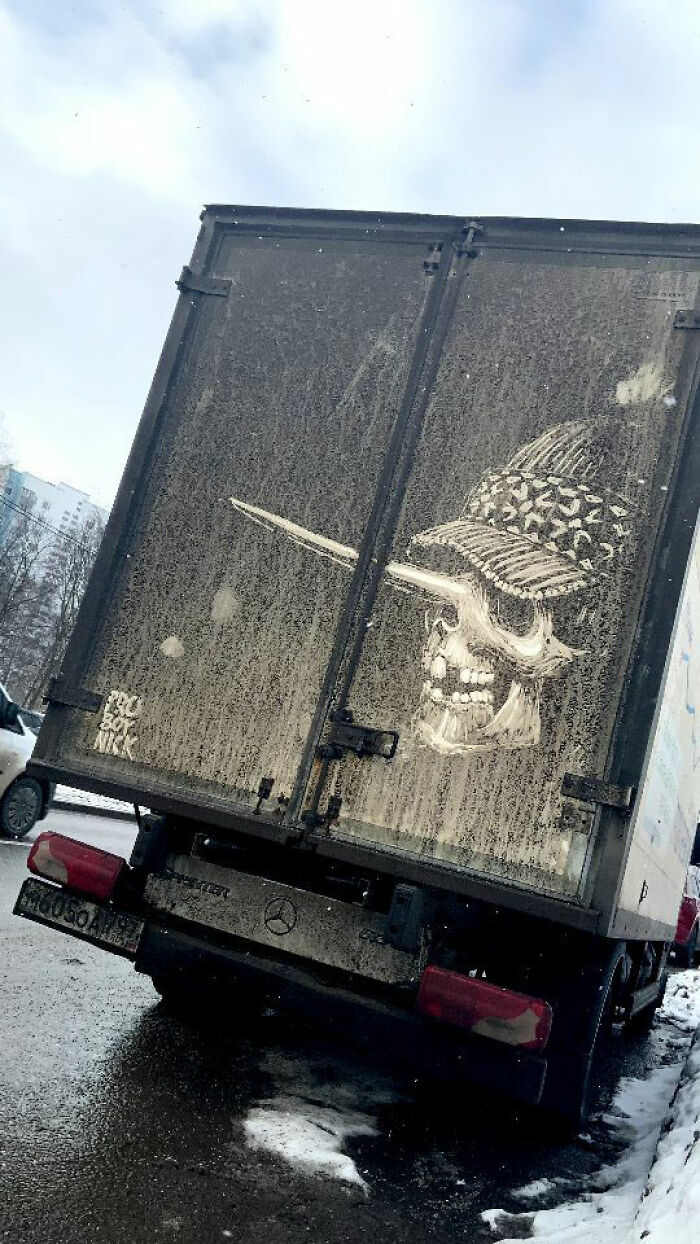 Owners Of Dirty Trucks Find Amazing Drawings On Their Vehicles Left By This Artist (40 New Pics)