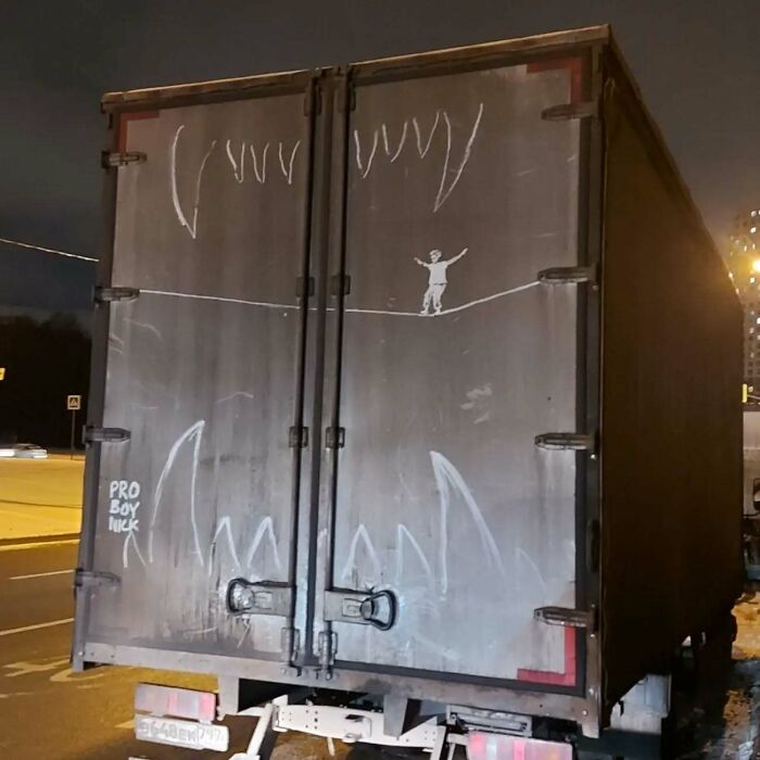 Owners Of Dirty Trucks Find Amazing Drawings On Their Vehicles Left By This Artist (40 New Pics)
