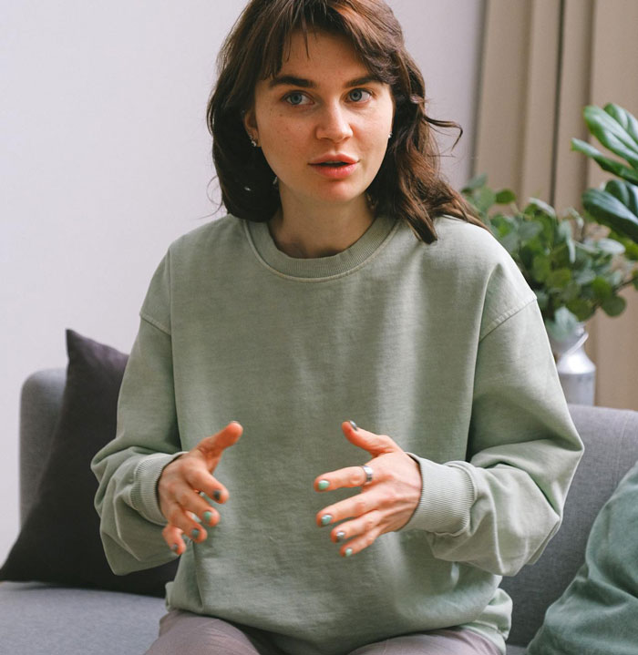 &ldquo;Replace The Word &lsquo;Friend&rsquo; With A &lsquo;Parasite&rsquo;&rdquo;: Woman Reevaluates Her Friendship After Feeling Used By A Friend