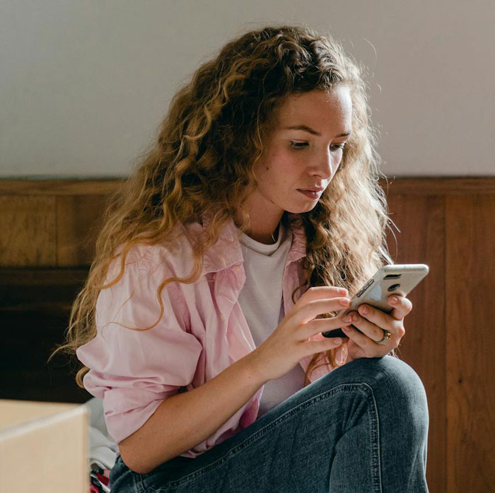 &ldquo;Replace The Word &lsquo;Friend&rsquo; With A &lsquo;Parasite&rsquo;&rdquo;: Woman Reevaluates Her Friendship After Feeling Used By A Friend