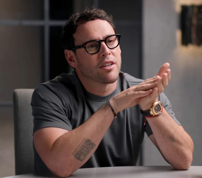 “Girl Can’t Win”: Sydney Sweeney Infuriates Swifties With Simple Move At ‘Euphoria’ Premiere