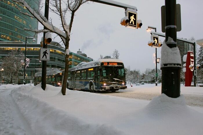 34 Stories Of Near-Misses That Could&rsquo;ve Changed Everything, Shared By Folks Online