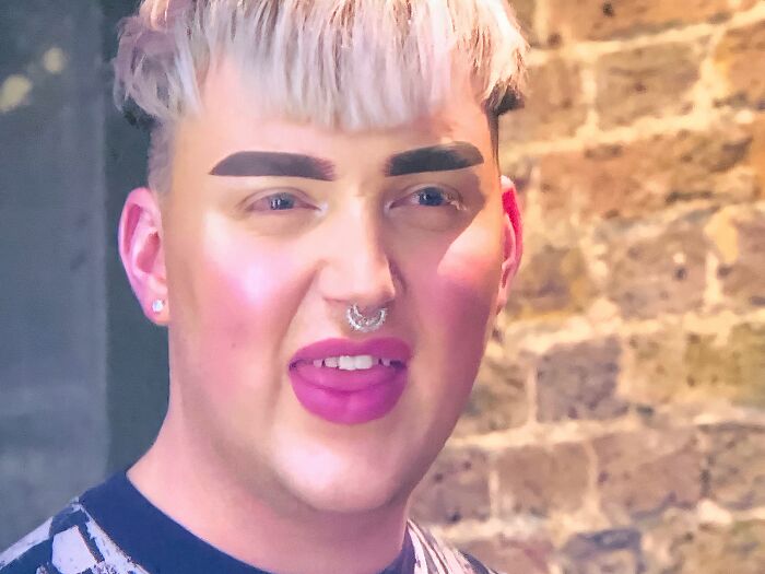 49 Crazy Eyebrows Seeming To Live Their Own Lives On Someone’s Face 49 Crazy Eyebrows Seeming To Live Their Own Lives On Someone’s Face