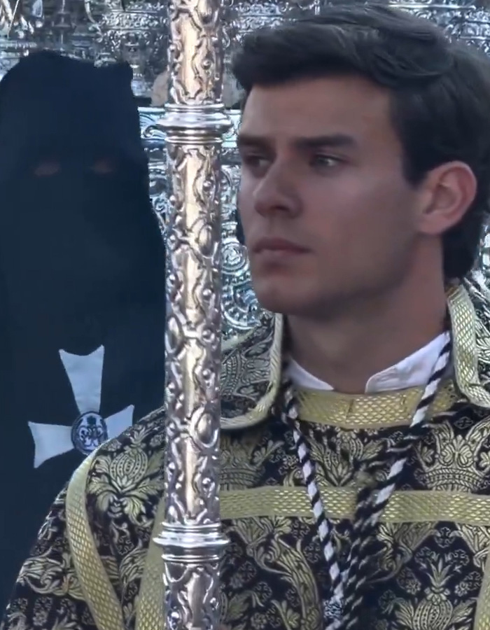 After Internet Loses It Over “Hottie” In Spanish Easter Procession, Sleuths Thank They’ve Figured Out Who He Is After Internet Loses It Over “Hottie” In Spanish Easter Procession, Sleuths Thank They’ve Figured Out Who He Is