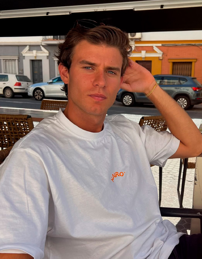 After Internet Loses It Over “Hottie” In Spanish Easter Procession, Sleuths Thank They’ve Figured Out Who He Is After Internet Loses It Over “Hottie” In Spanish Easter Procession, Sleuths Thank They’ve Figured Out Who He Is