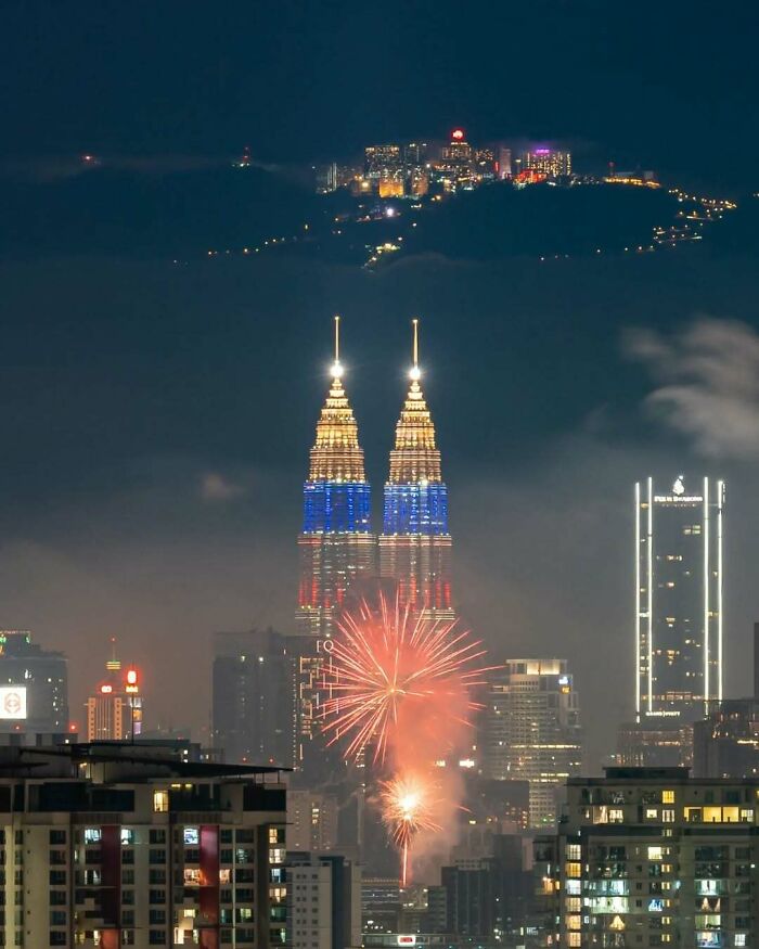 73 Unedited Photos That Might Mess With Your Already Tired Brain (New Pics) 73 Unedited Photos That Might Mess With Your Already Tired Brain (New Pics)