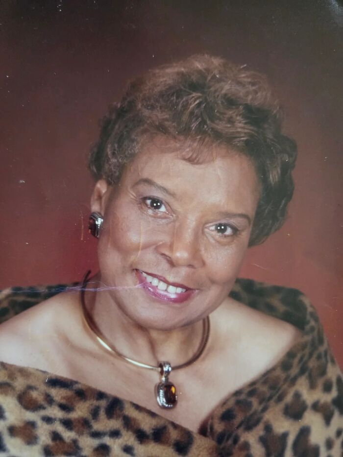 75 People Share Amazing And Interesting Stories About Their Moms