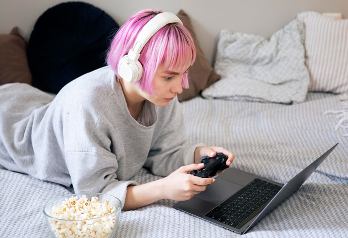 Teen Loses Roblox Pet She Was Watching For Friend, Owner Slaps $4K Price Tag On Pixels And Loses It