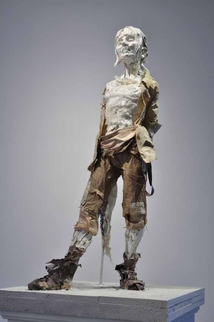 30 Times Paper Was Turned Into Lifelike Sculptures By This Artist
