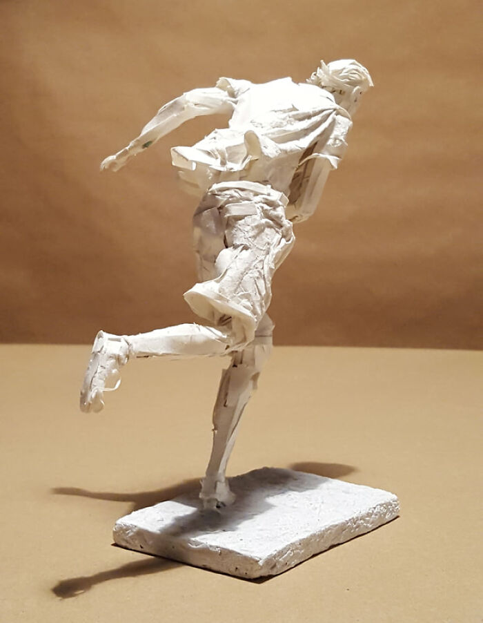 30 Times Paper Was Turned Into Lifelike Sculptures By This Artist