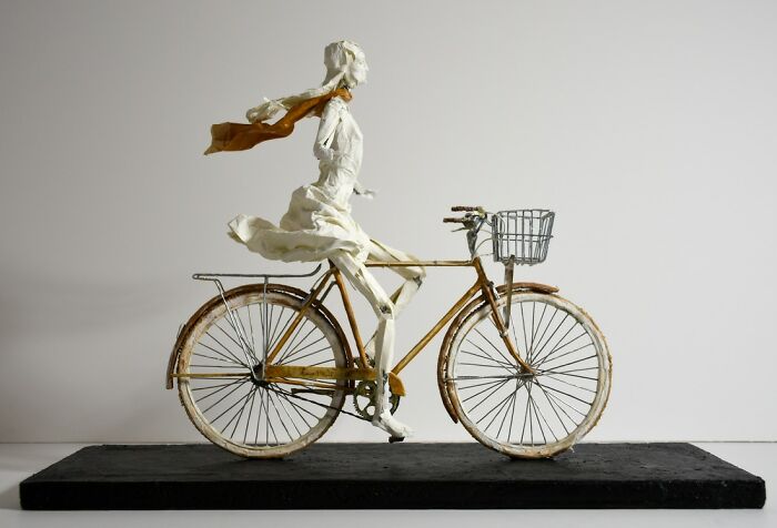 30 Times Paper Was Turned Into Lifelike Sculptures By This Artist