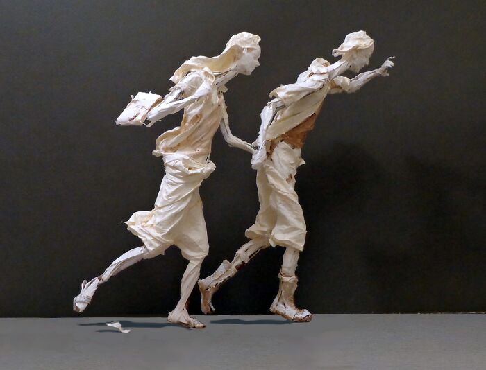 30 Times Paper Was Turned Into Lifelike Sculptures By This Artist