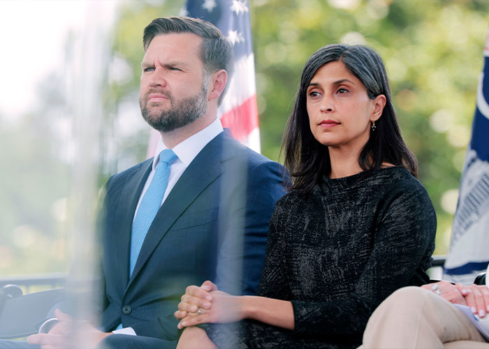 Video Of JD Vance And His Wife Getting Off Plane Goes Viral After Viewers Spot Odd Details