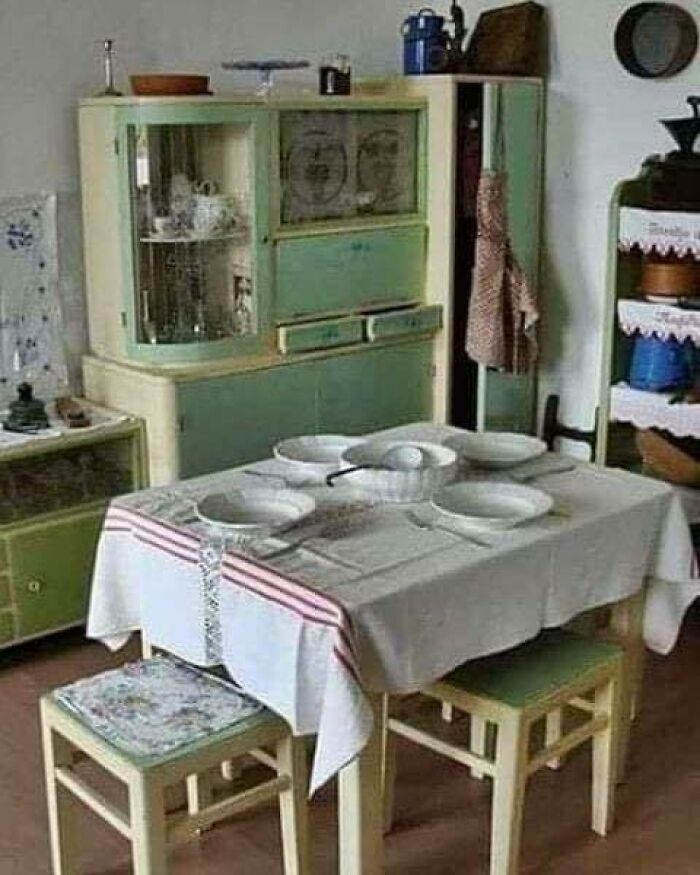 79 Hilariously Relatable Eastern European Memes That Feel Like Growing Up All Over Again (New Pics)