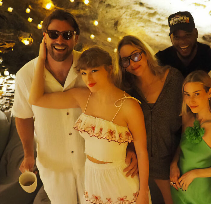 Taylor Swift’s Wedding Details Leaked, Including Date And Location: “Doesn’t Make Sense”