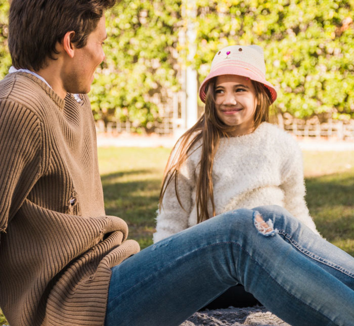 Woman Demands Boyfriend Choose Between Her And His Abandoned Sister: “Isn’t Ready To Become A Mother”