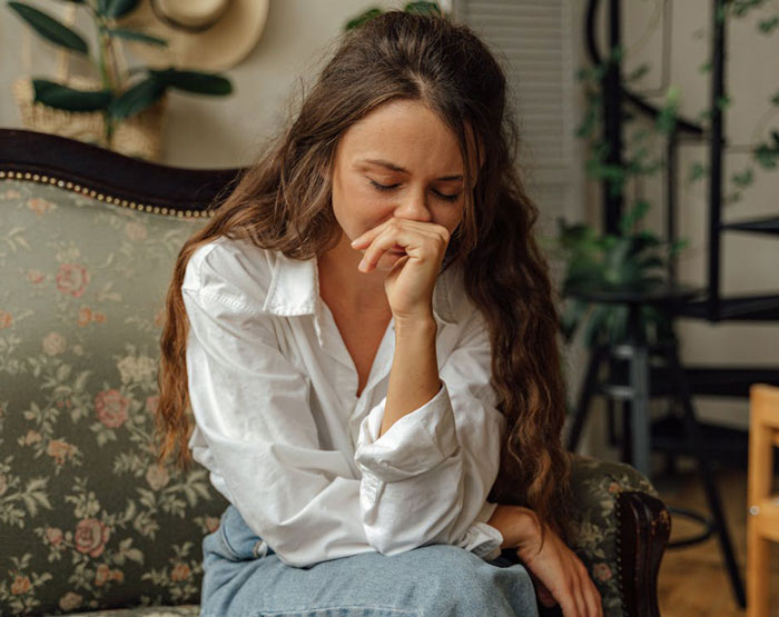 Woman Demands Boyfriend Choose Between Her And His Abandoned Sister: “Isn’t Ready To Become A Mother”