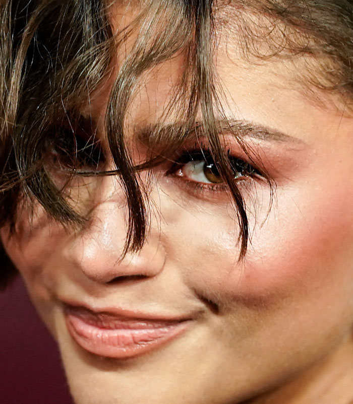 50+ Photos Of Celebrities&rsquo; Skins Up Close That Show They&rsquo;re Human Just Like Us