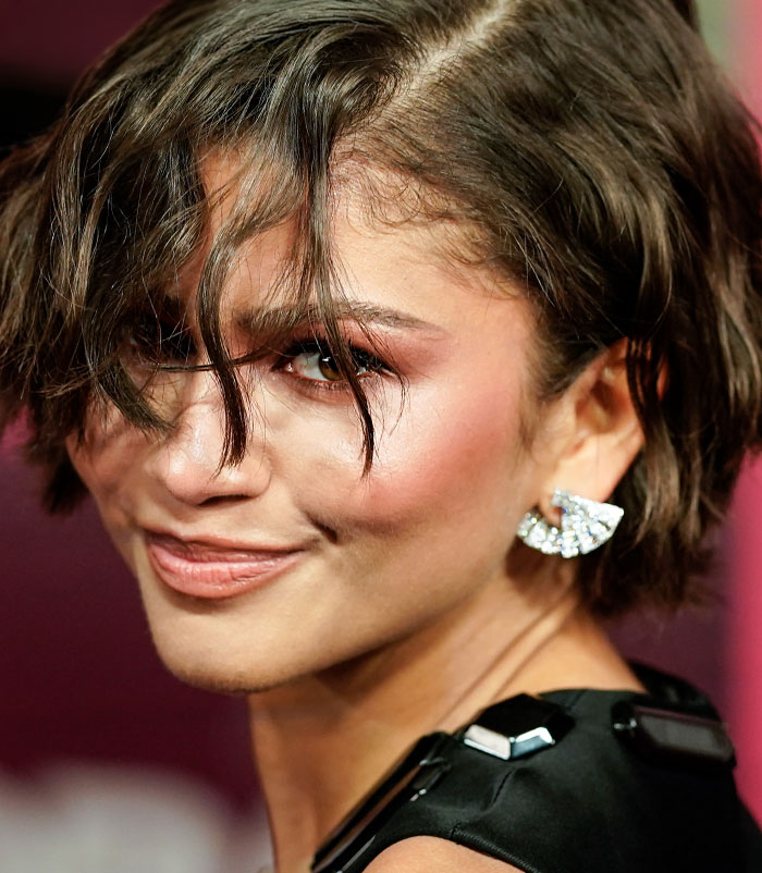 50+ Photos Of Celebrities&rsquo; Skins Up Close That Show They&rsquo;re Human Just Like Us