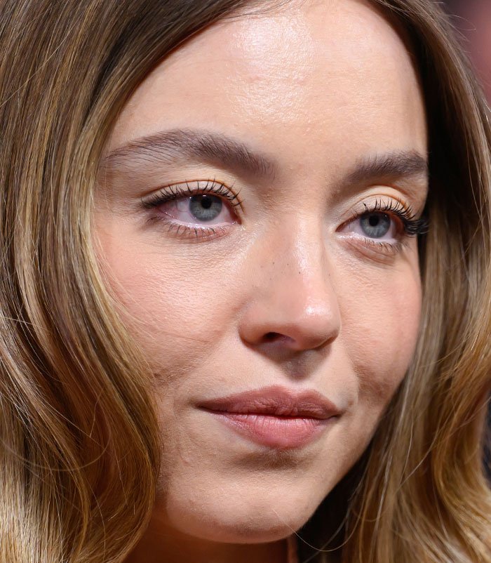 50+ Photos Of Celebrities&rsquo; Skins Up Close That Show They&rsquo;re Human Just Like Us