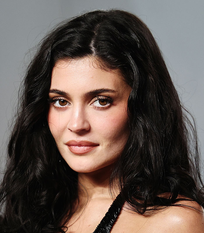 50+ Photos Of Celebrities&rsquo; Skins Up Close That Show They&rsquo;re Human Just Like Us