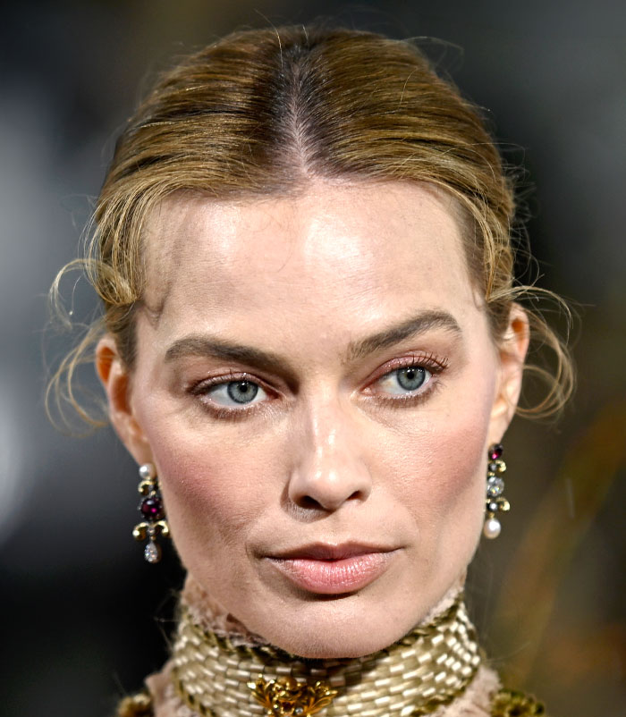 50+ Photos Of Celebrities&rsquo; Skins Up Close That Show They&rsquo;re Human Just Like Us