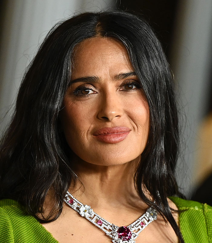 50+ Photos Of Celebrities&rsquo; Skins Up Close That Show They&rsquo;re Human Just Like Us