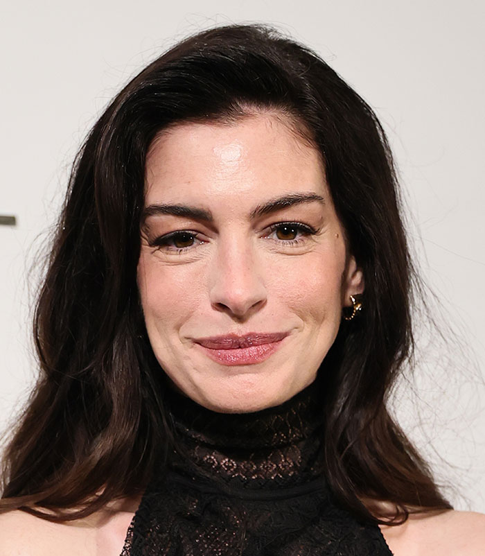 50+ Photos Of Celebrities&rsquo; Skins Up Close That Show They&rsquo;re Human Just Like Us