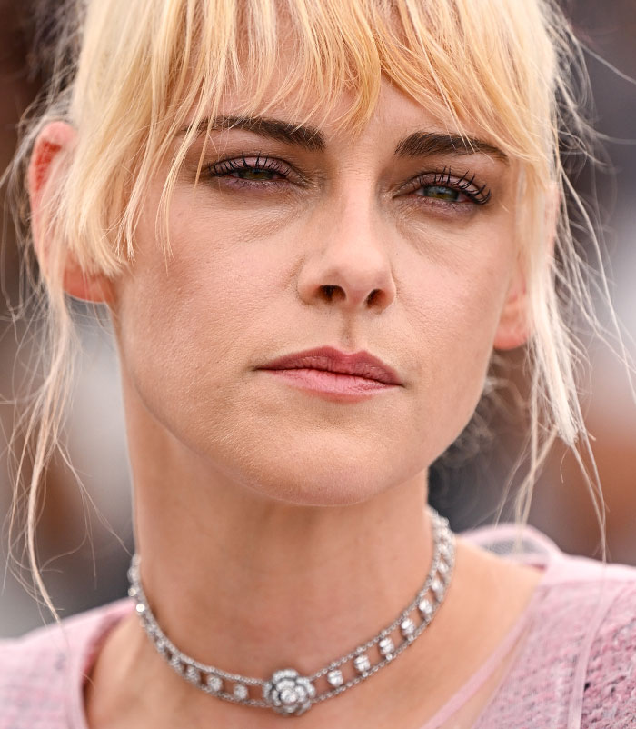 50+ Photos Of Celebrities&rsquo; Skins Up Close That Show They&rsquo;re Human Just Like Us